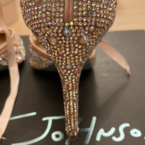 New in box Betsey Johnson Cinderella shoes size 6 - Picture 5 of 9